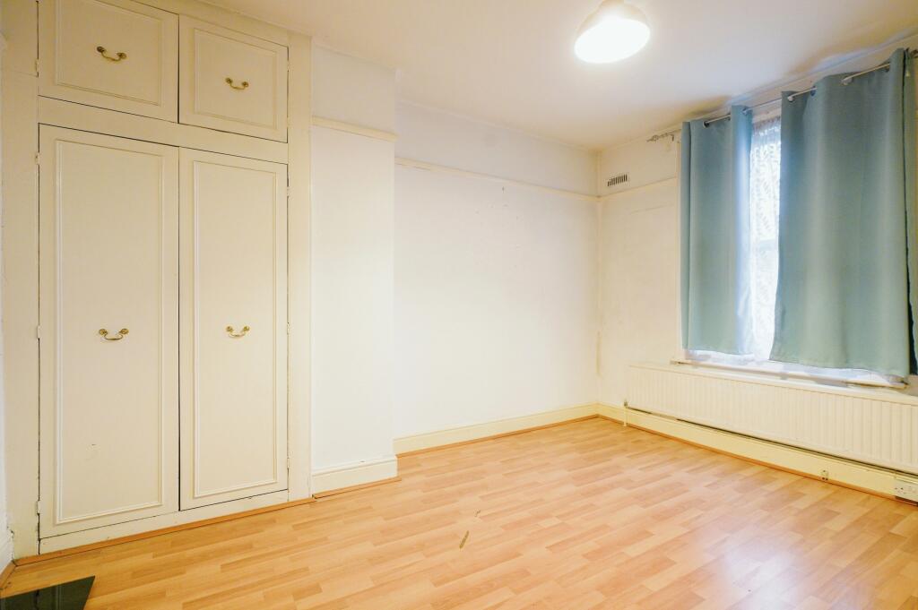 3 bed End of Terrace