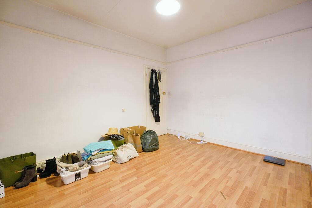3 bed End of Terrace