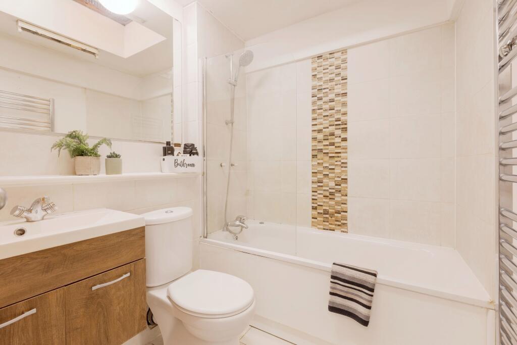 4 bed Bungalow