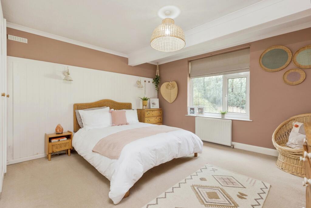 4 bed Bungalow