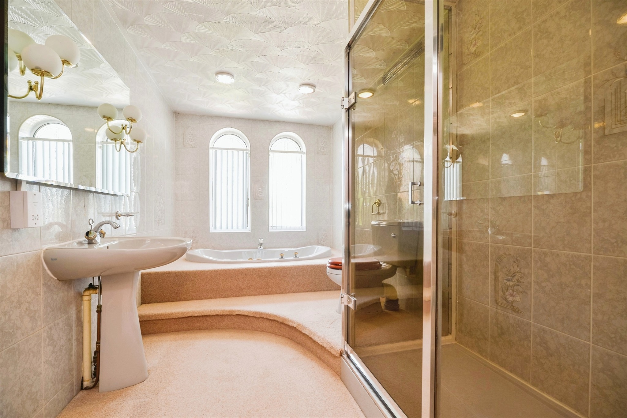 4 bed Detached