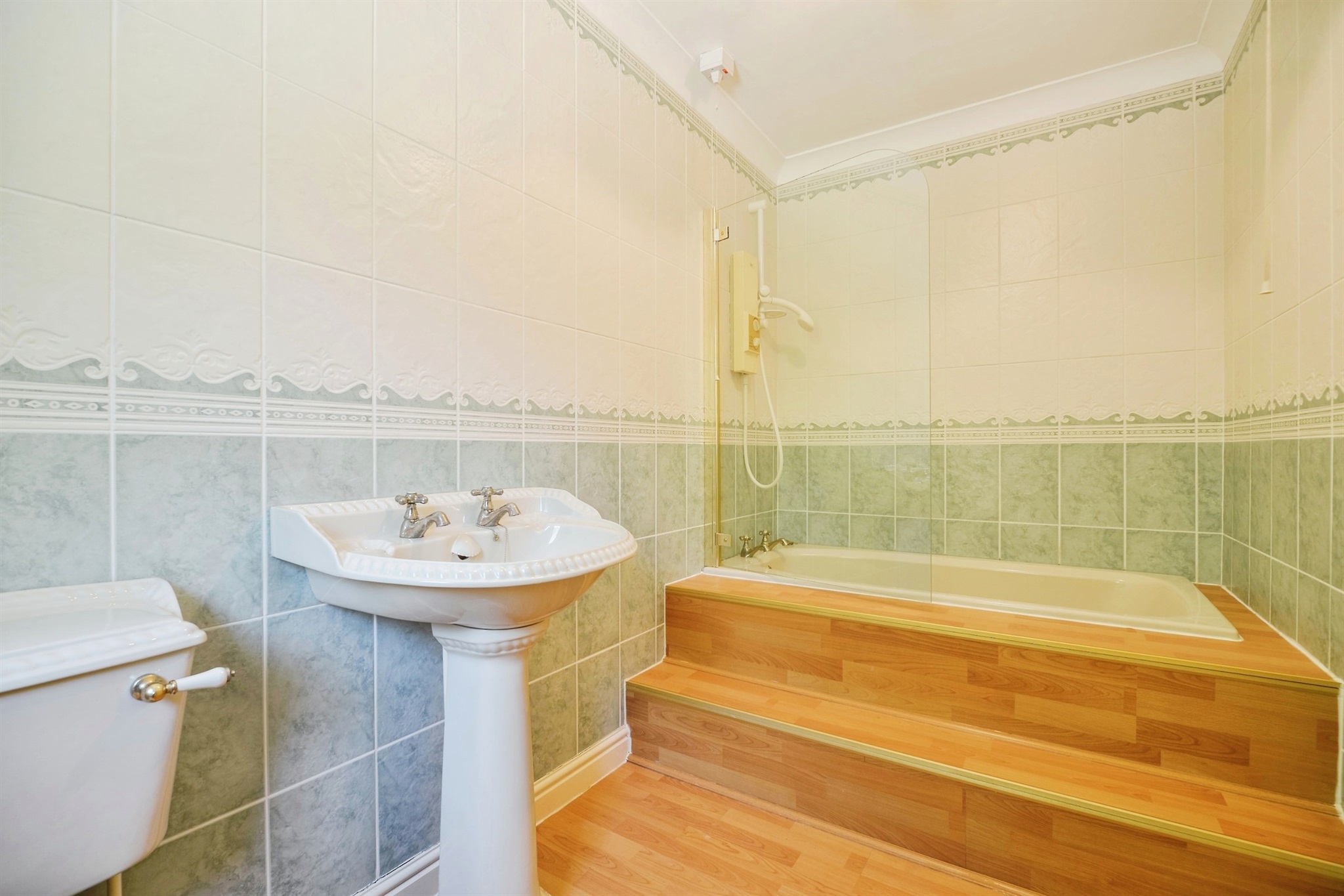 4 bed Detached