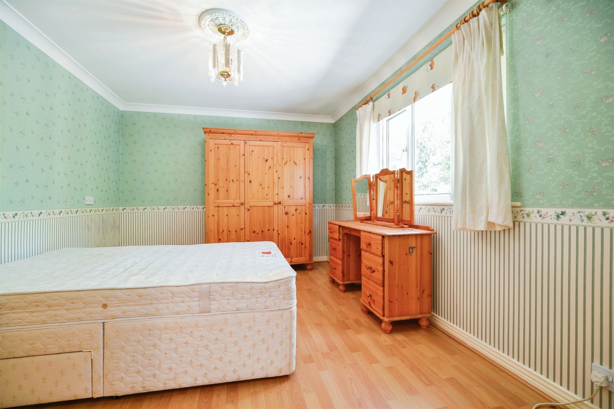 4 bed Detached