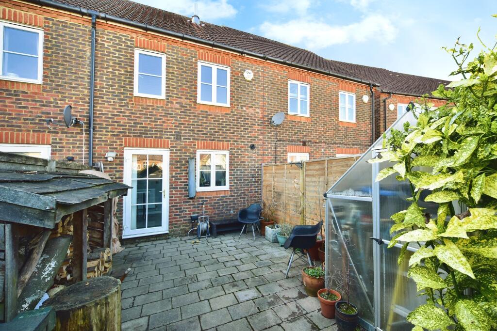 2 bed House