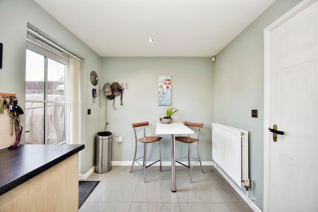 2 bed House