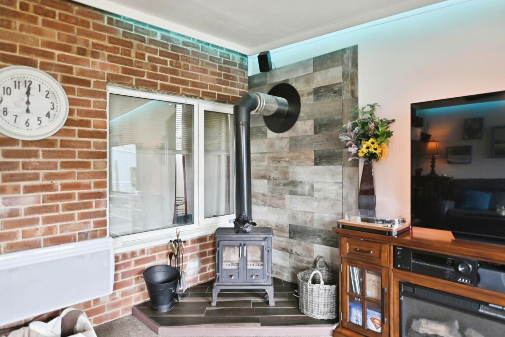 3 bed Semi-Detached