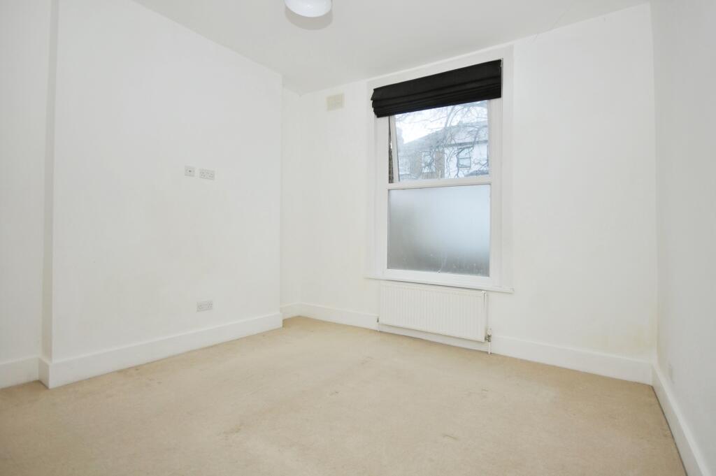 1 bed Ground Flat