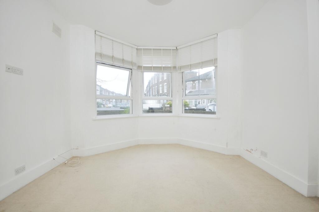 1 bed Ground Flat