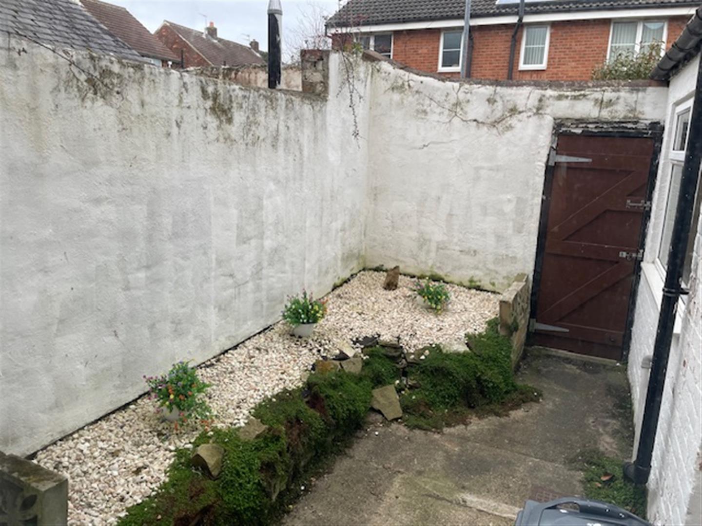 2 bed Terraced