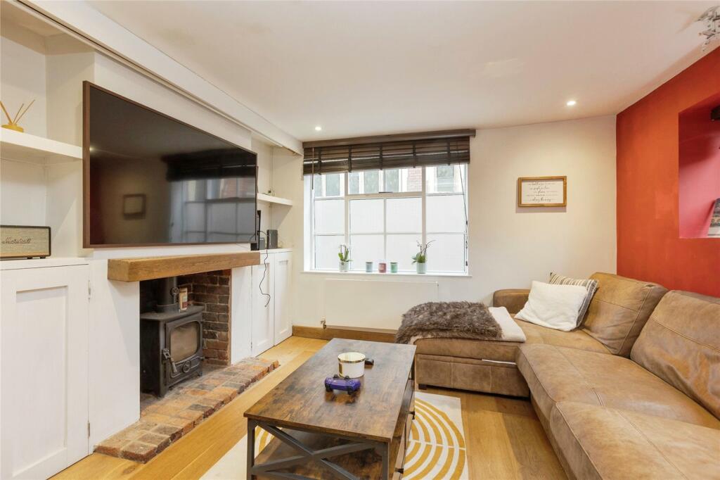 3 bed End of Terrace