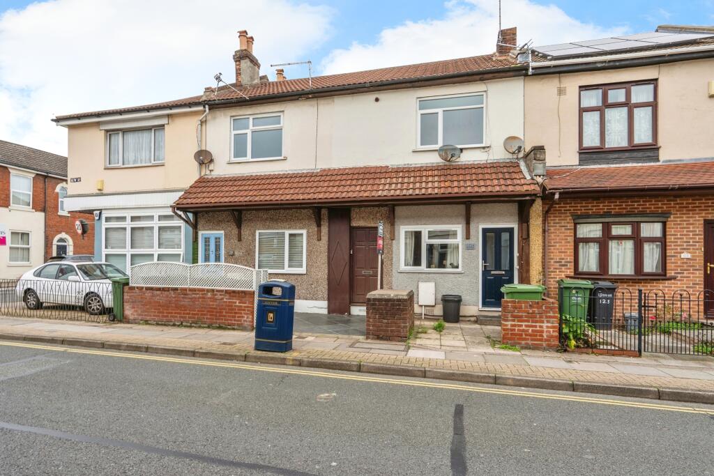 1 bed Ground Flat