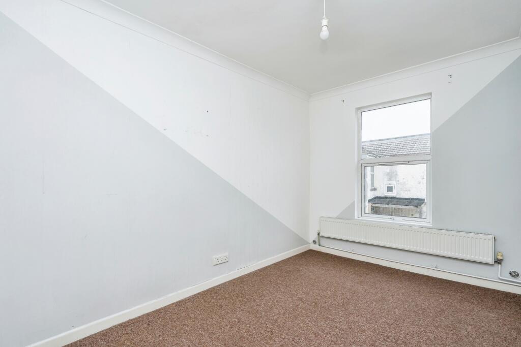 1 bed Ground Flat