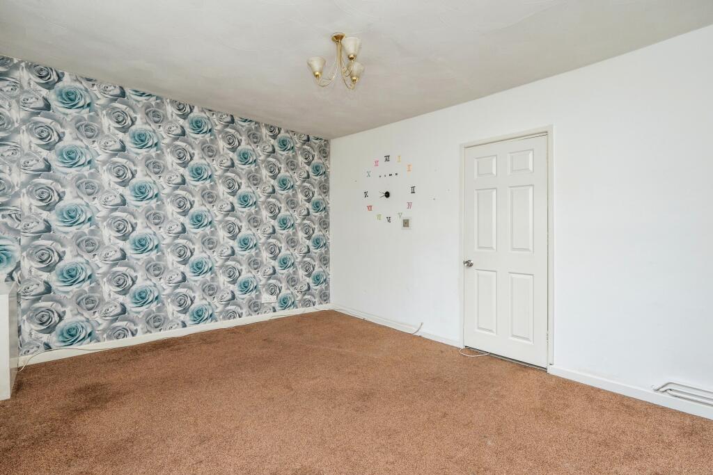 1 bed Ground Flat