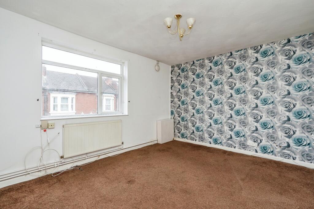 1 bed Ground Flat