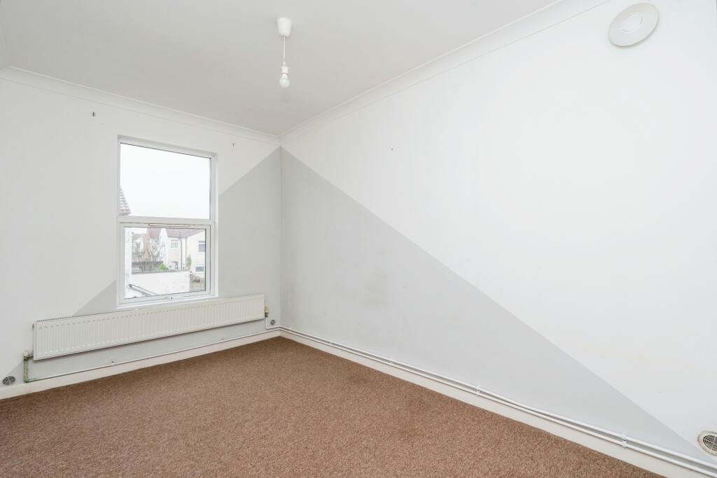 1 bed Ground Flat