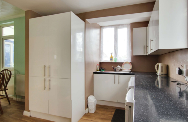 5 bed Semi-Detached