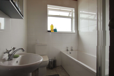 5 bed Semi-Detached