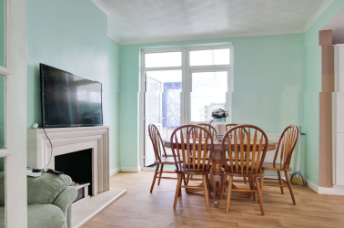 5 bed Semi-Detached