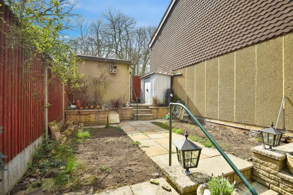 3 bed End of Terrace