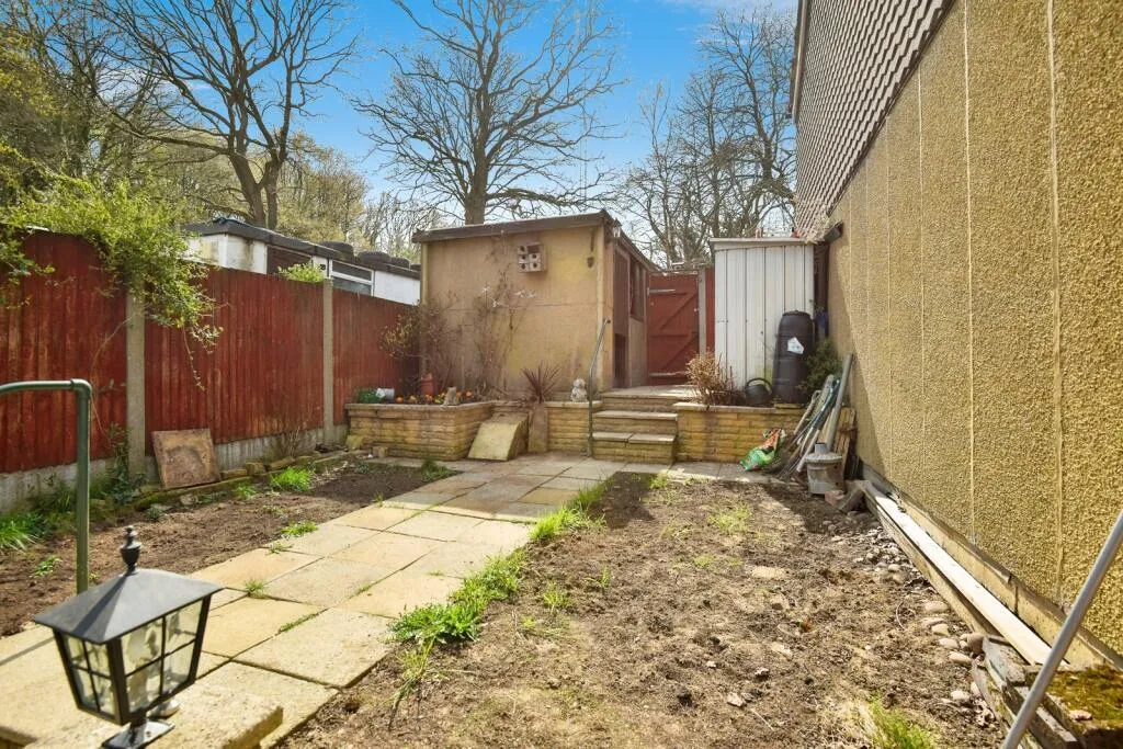 3 bed End of Terrace