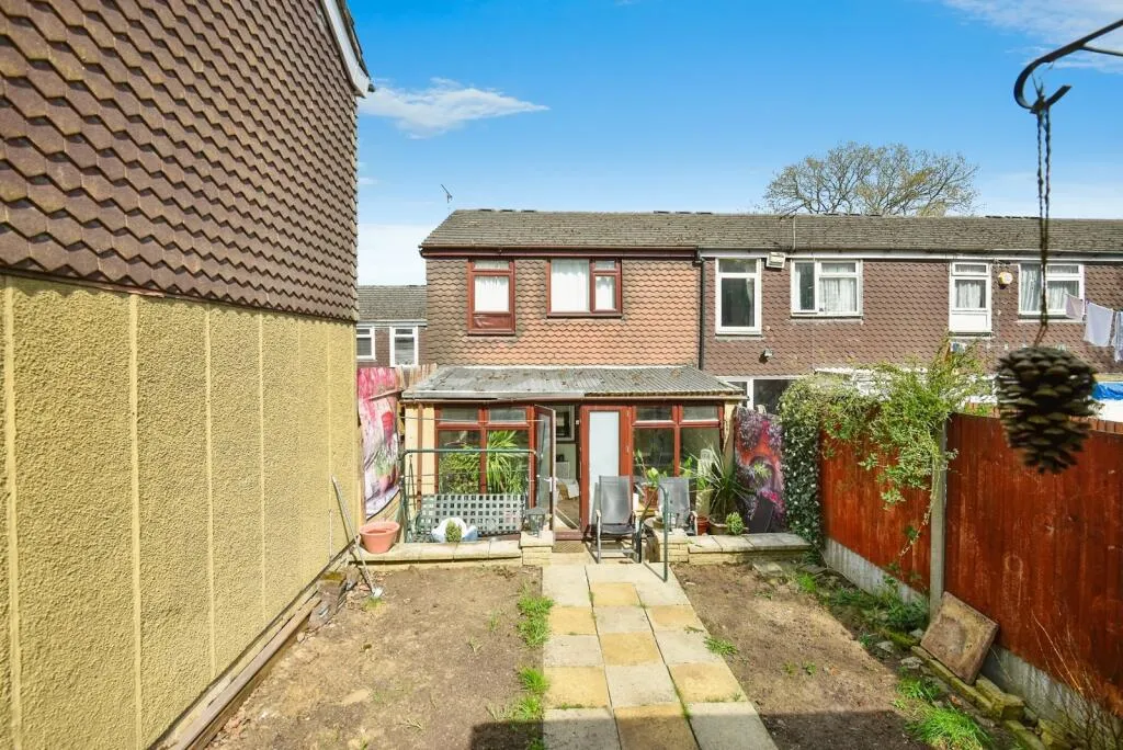 3 bed End of Terrace