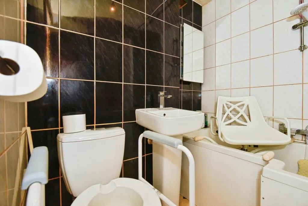 3 bed End of Terrace