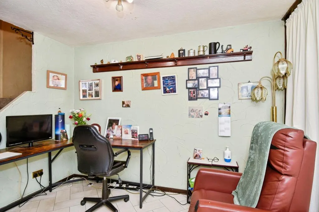3 bed End of Terrace