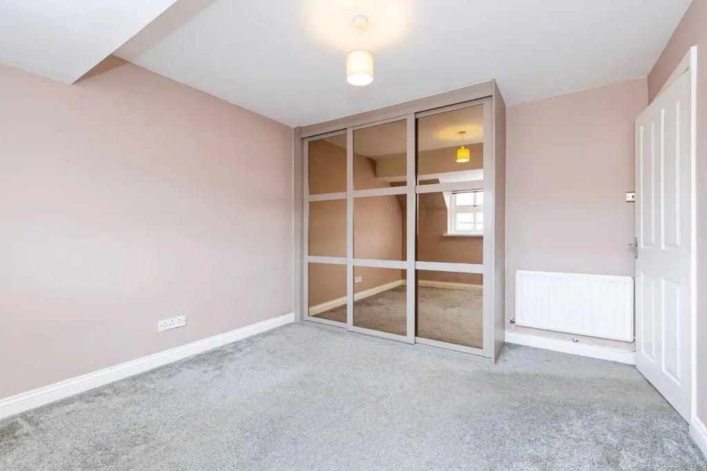 4 bed Semi-Detached