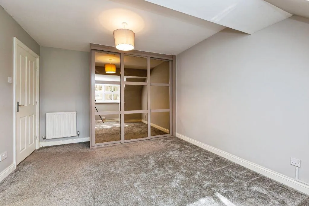4 bed Semi-Detached