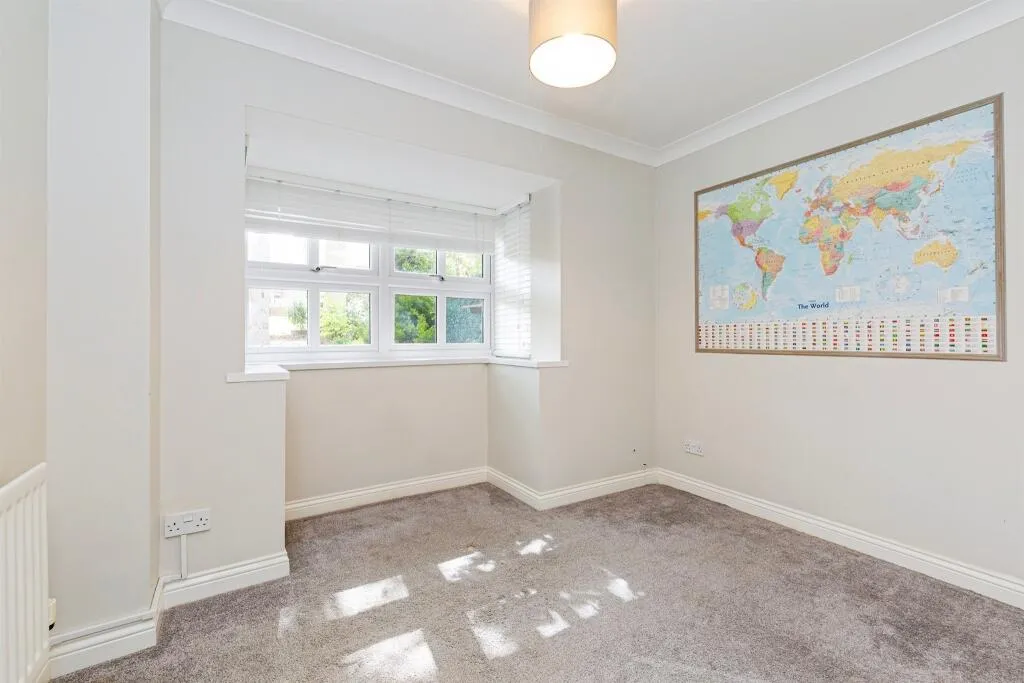4 bed Semi-Detached