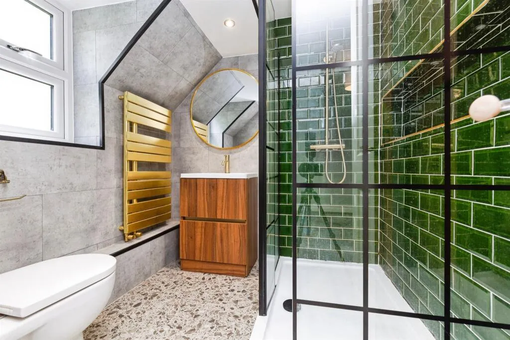 4 bed Semi-Detached