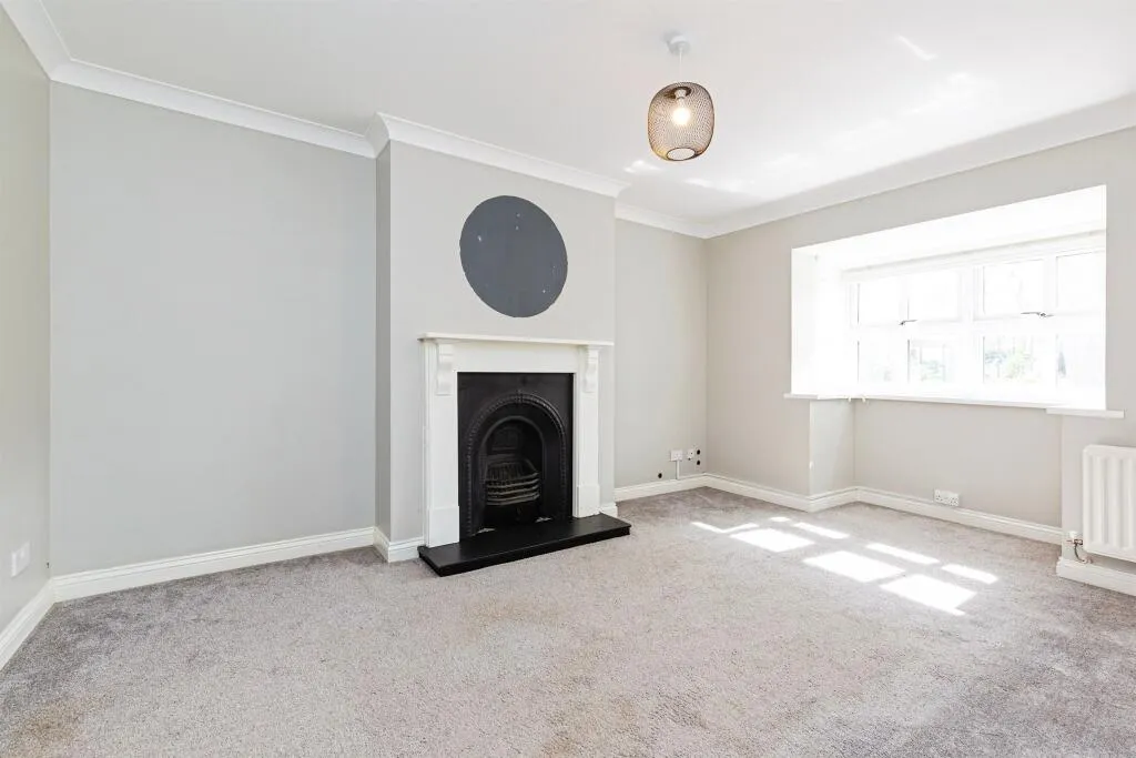 4 bed Semi-Detached