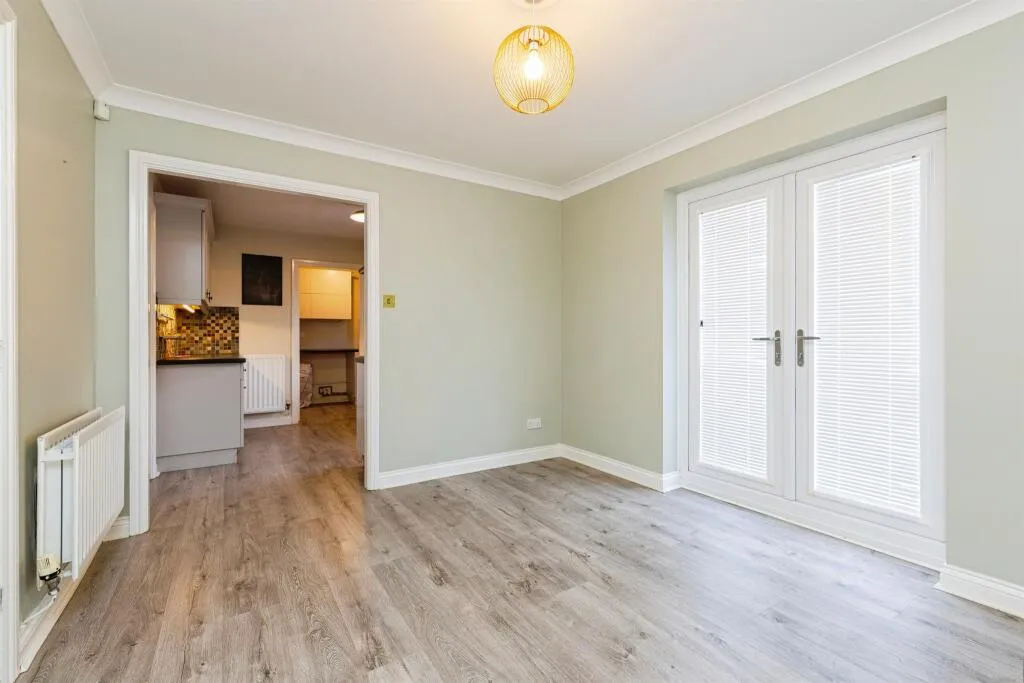 4 bed Semi-Detached