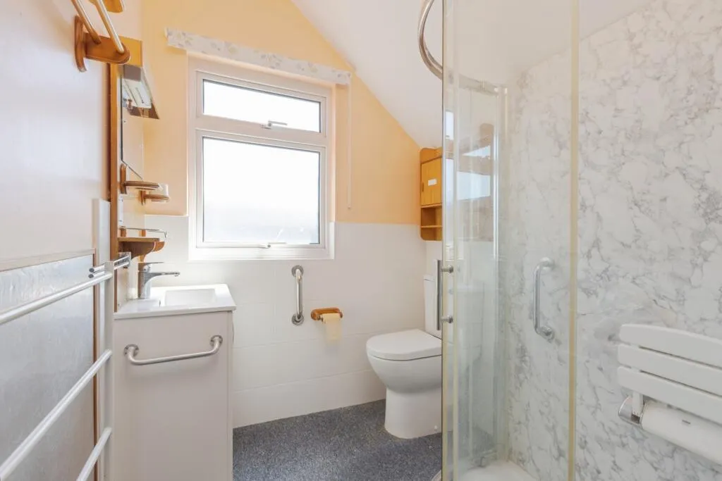 2 bed House
