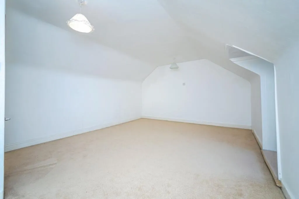 4 bed Terraced