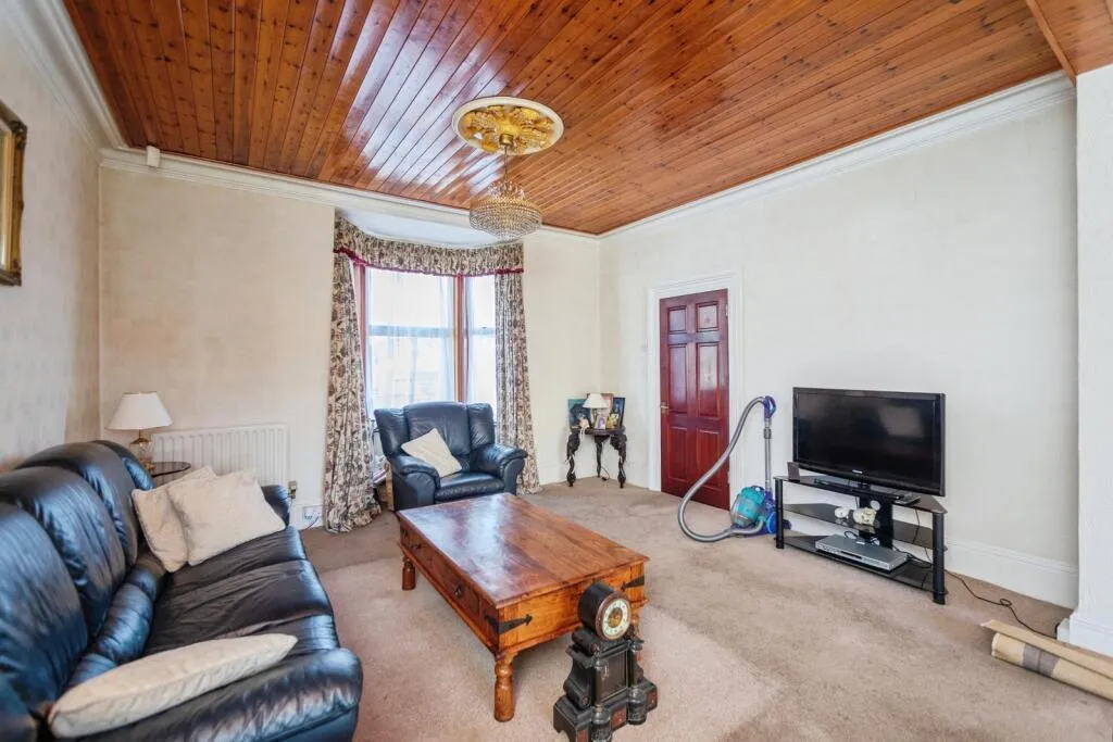 4 bed Terraced