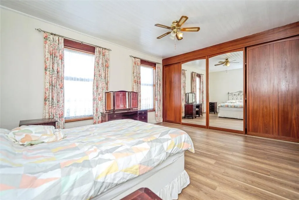 4 bed Terraced