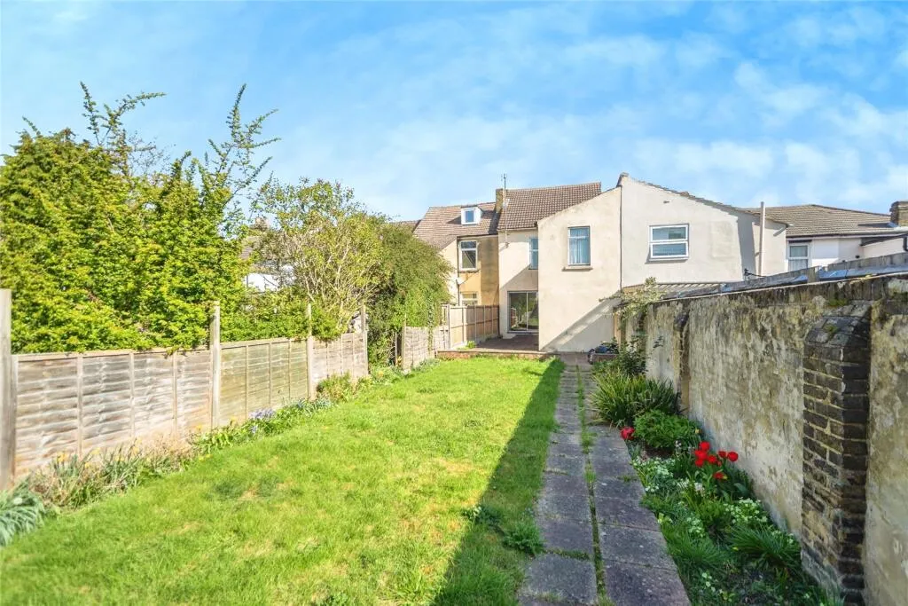 4 bed Terraced