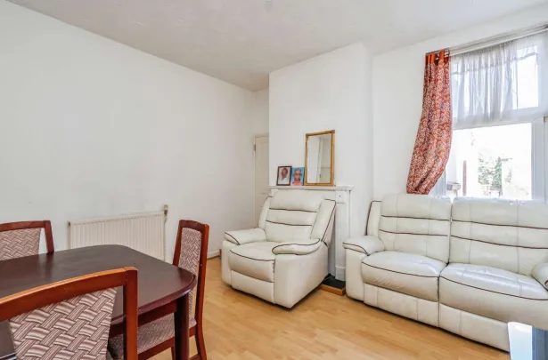2 bed House