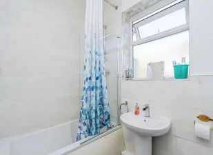 2 bed House