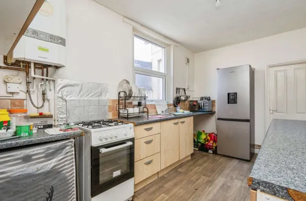 2 bed House