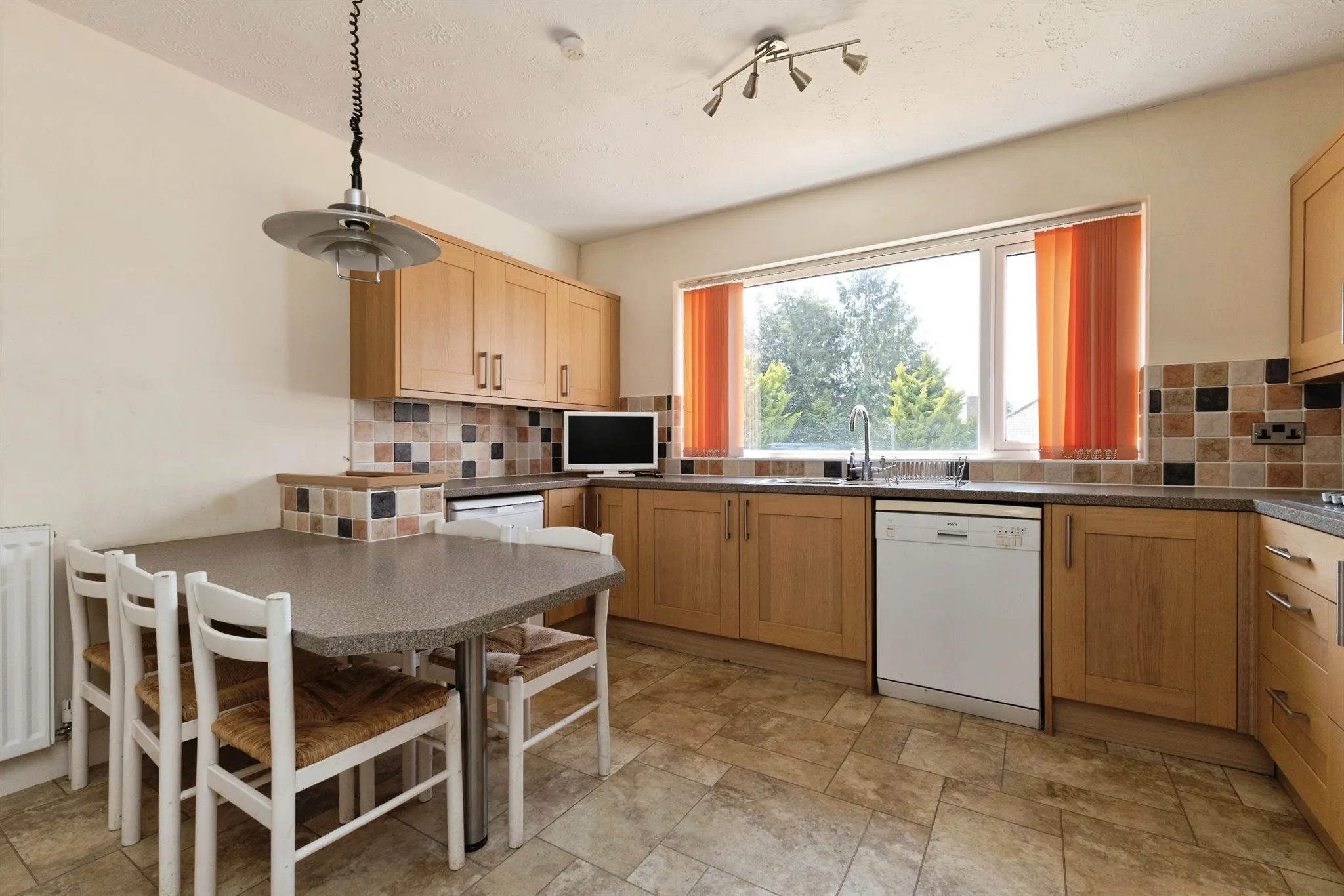 3 bed Detached Bungalow