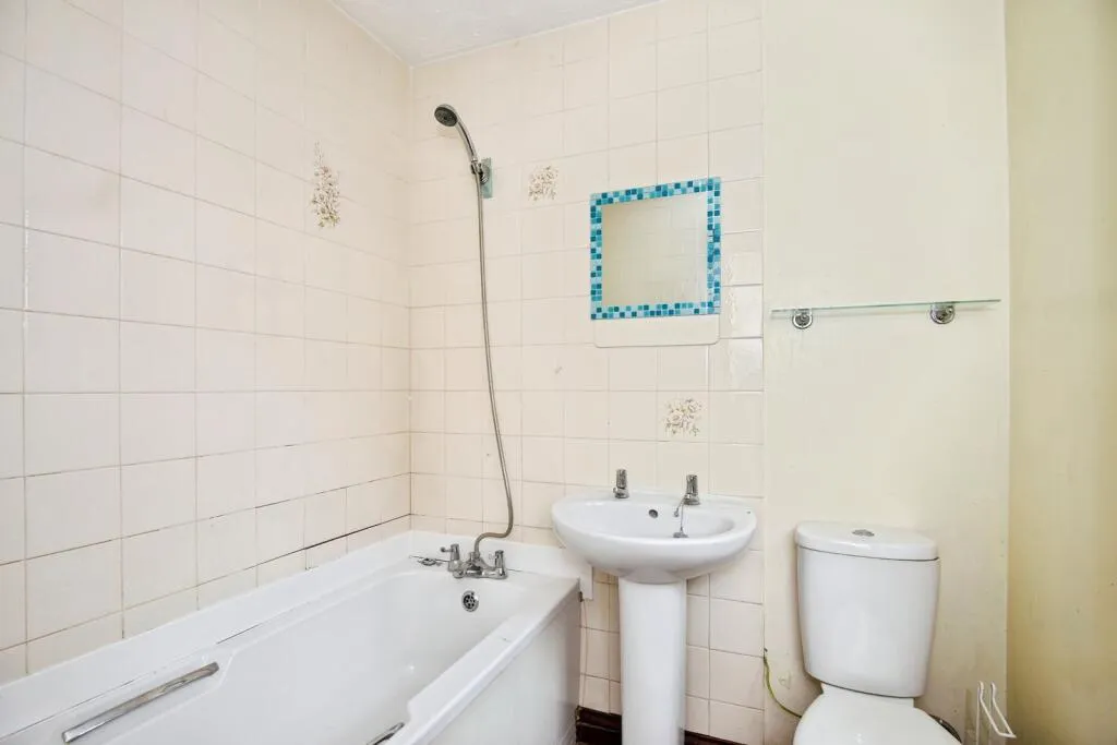2 bed House