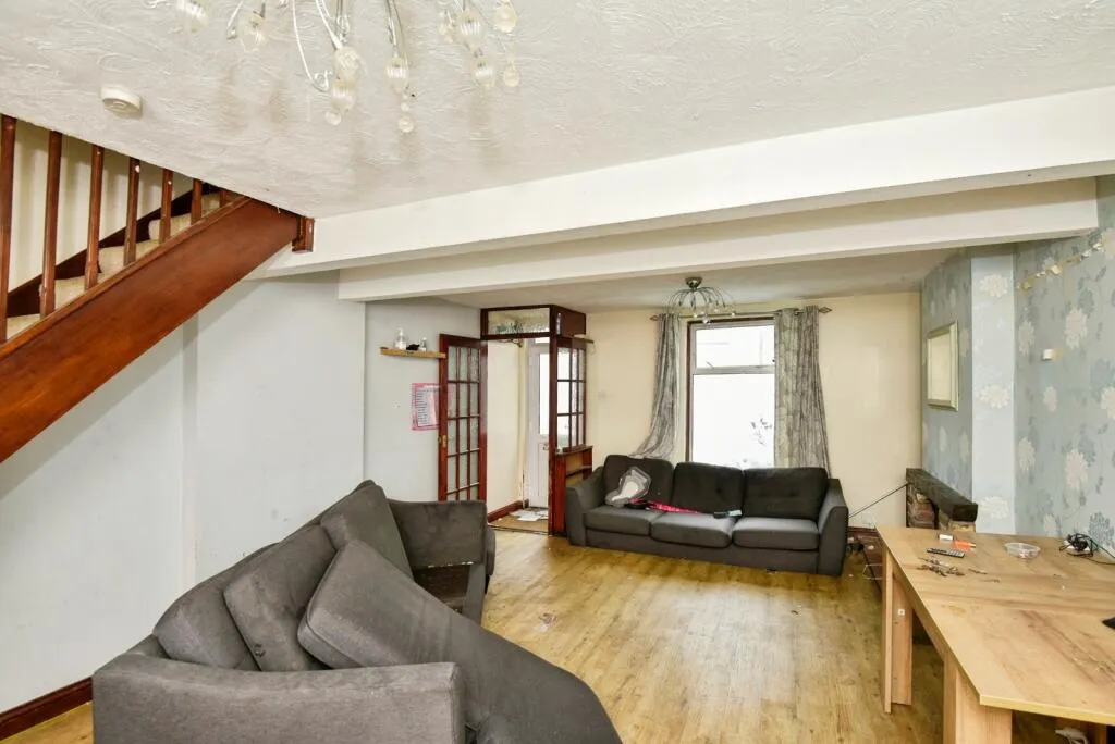 2 bed House