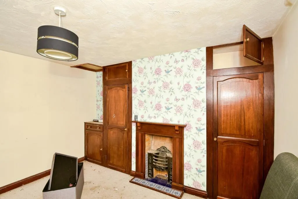 2 bed House