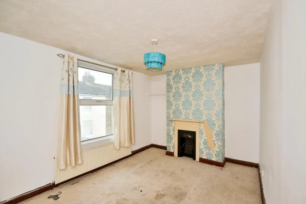 2 bed House