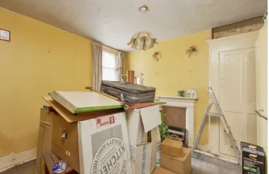 1 bed Ground Flat