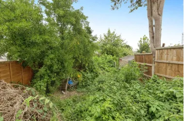 1 bed Ground Flat