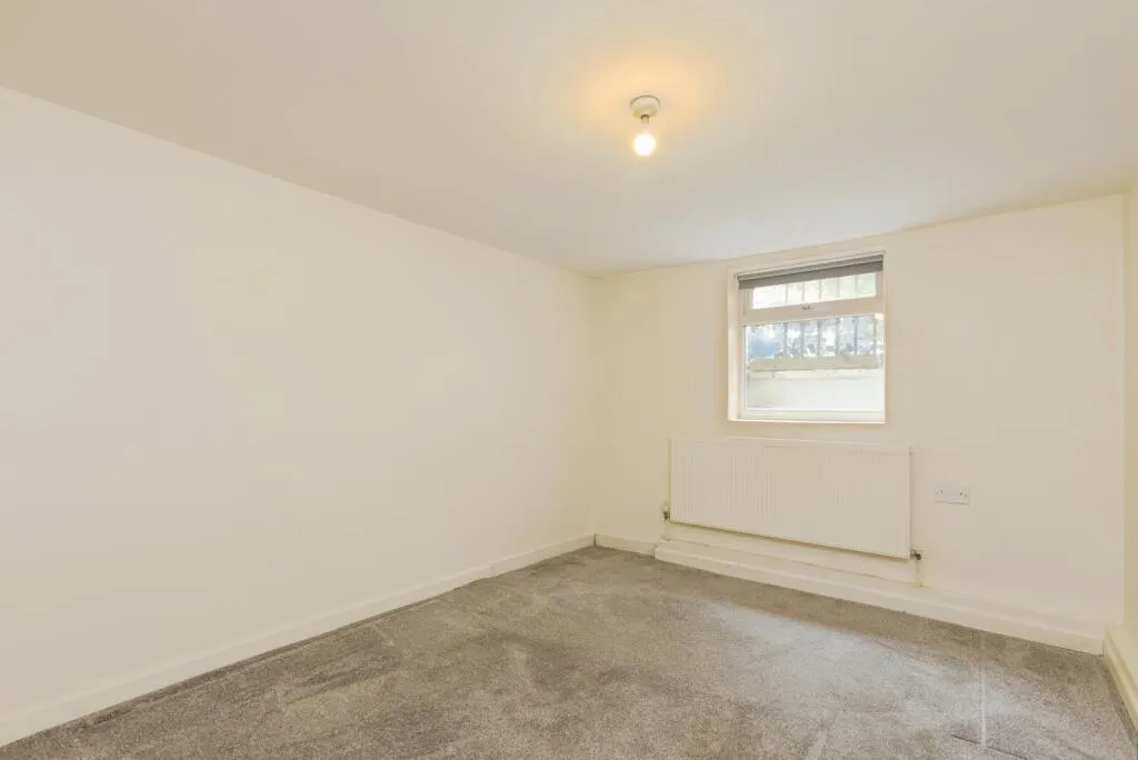 1 bed Maisonette