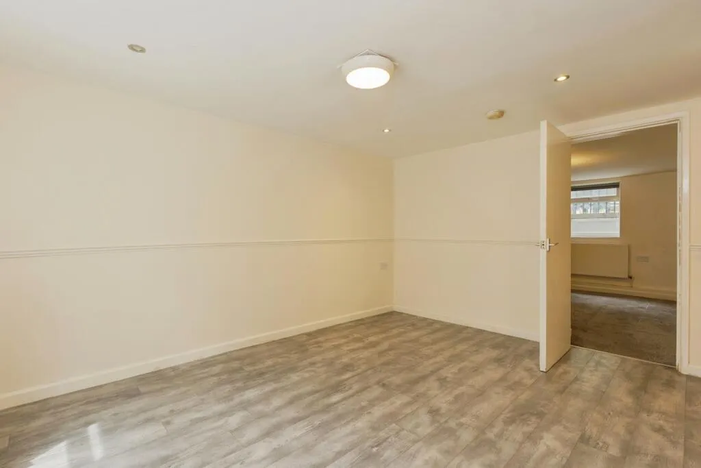 1 bed Maisonette